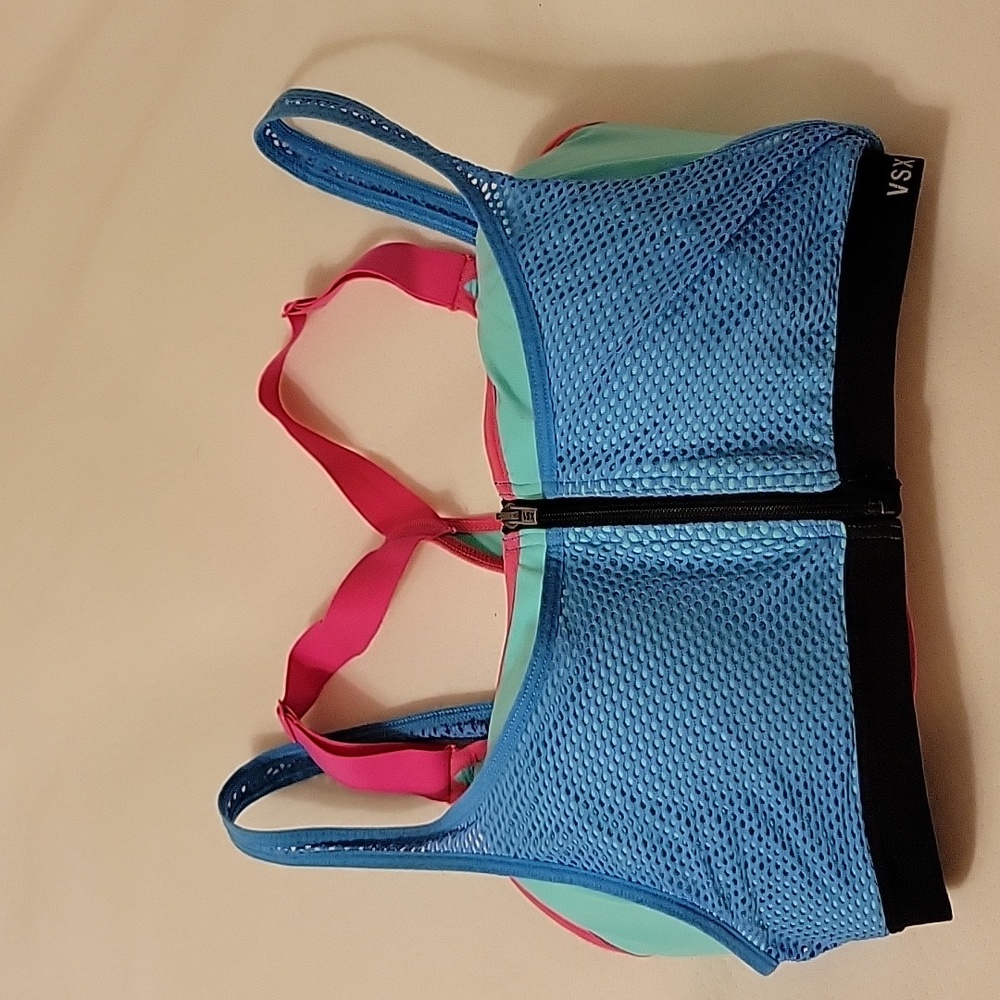barely worn Victoria Secret sports bra